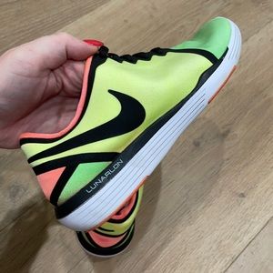 Neon Nike sneakers - Size 7